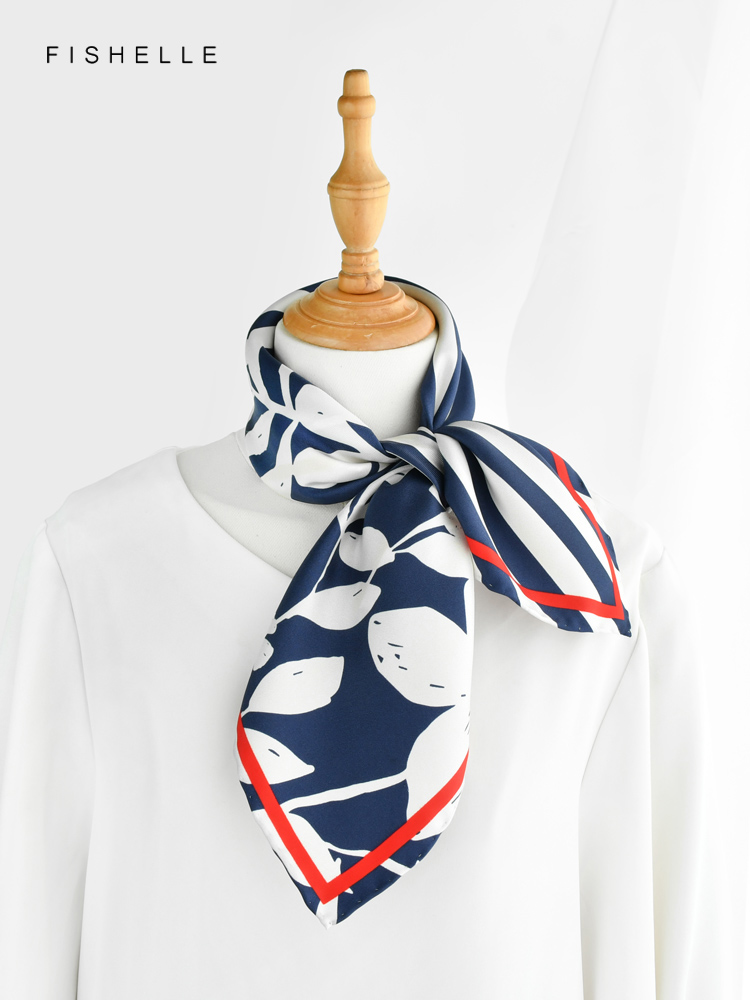Blue white striped flower prin - Silk Tie Striped recensione e prezzo