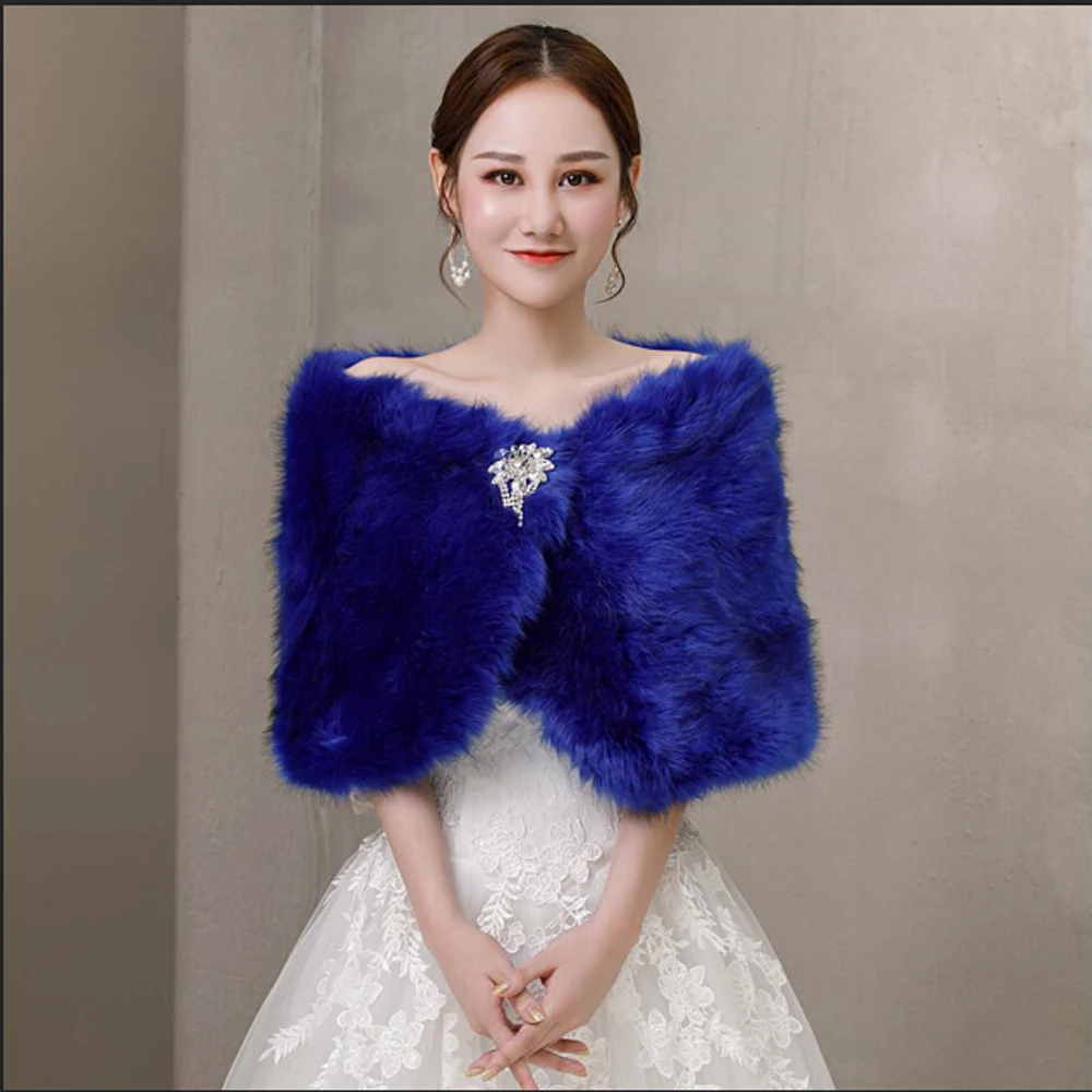 Blue Faux Fur Crystal Brooch W - Stole Wedding Shawl recensione e prezzo