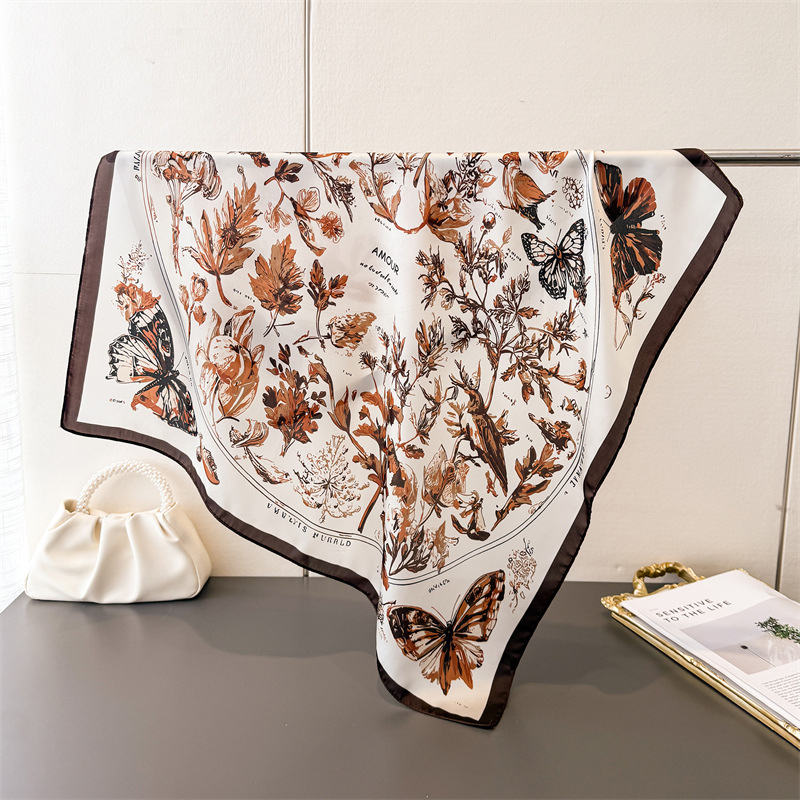 Vintage Butterfly Sketch Squar - Ascot Neck Scarf recensione e prezzo