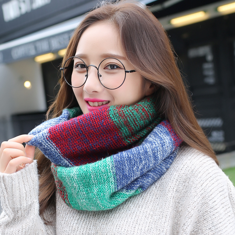 Rainbow Knitted Infinity Scarv - Infinity Scarf Knit recensione e prezzo