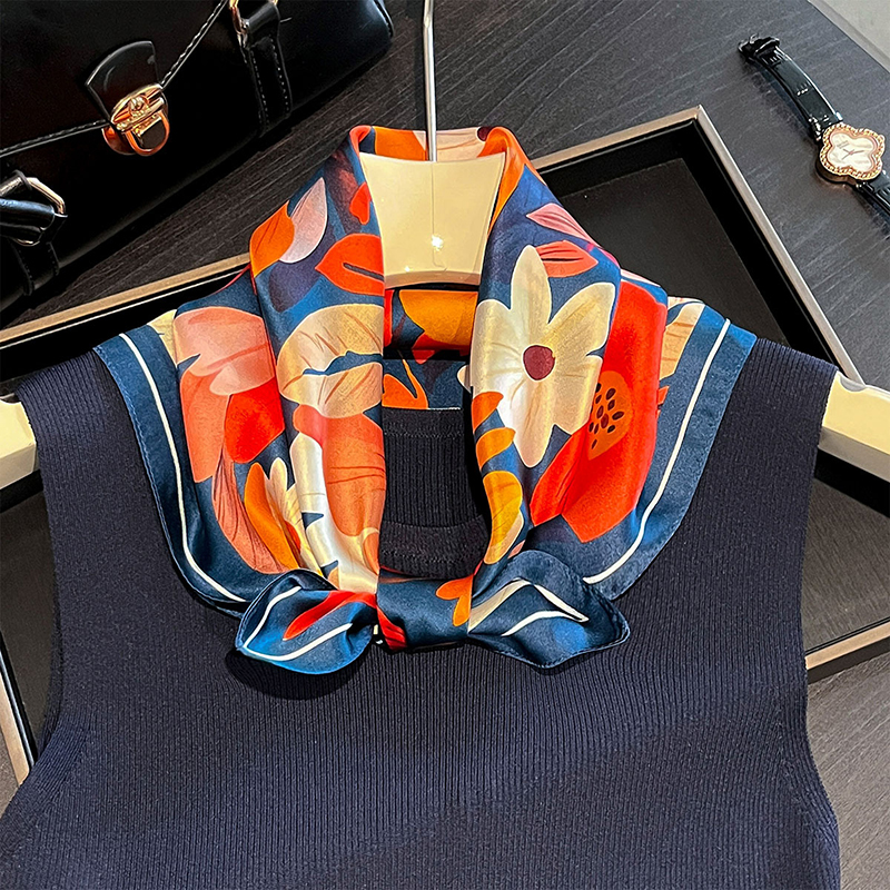 2026 New Spring 100% Pure Silk - Ascot Neck Scarf recensione e prezzo