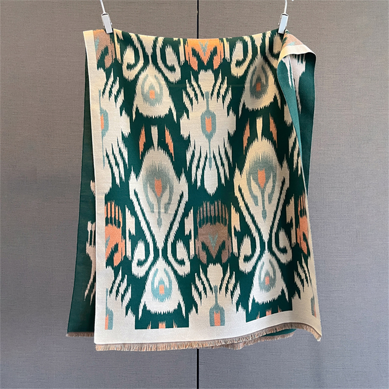 2025 Brand Warm Cashmere Ponch - Woven Scarf Blanket recensione e prezzo