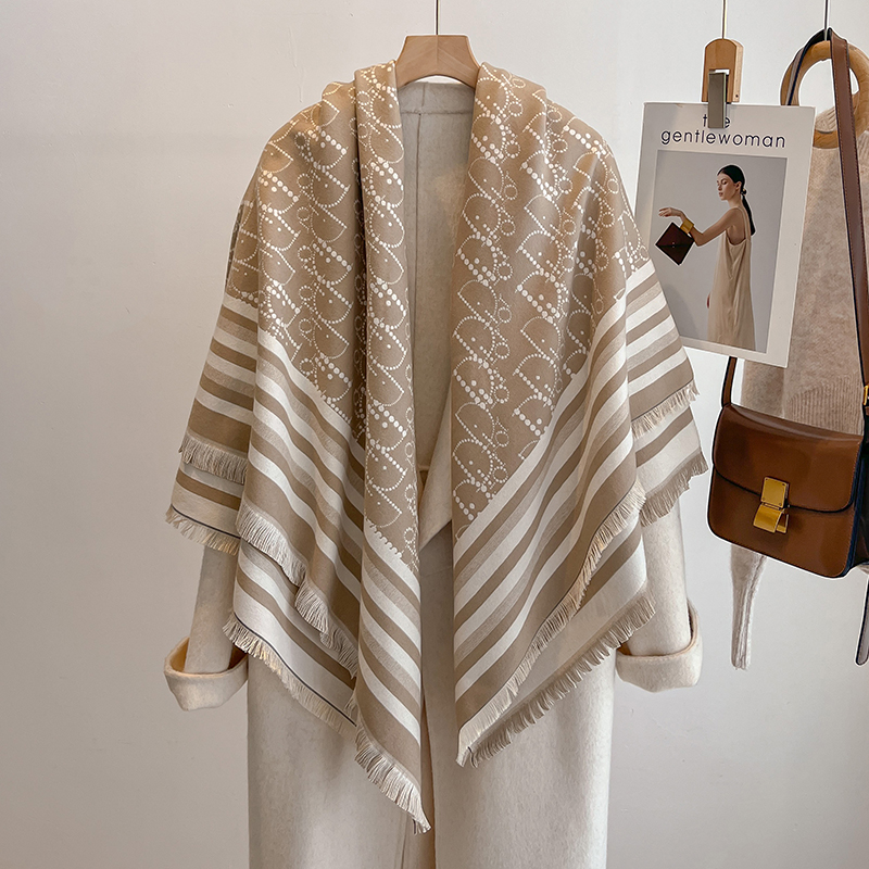 Elegant Striped Design Scarf I - Woven Scarf Blanket recensione e prezzo