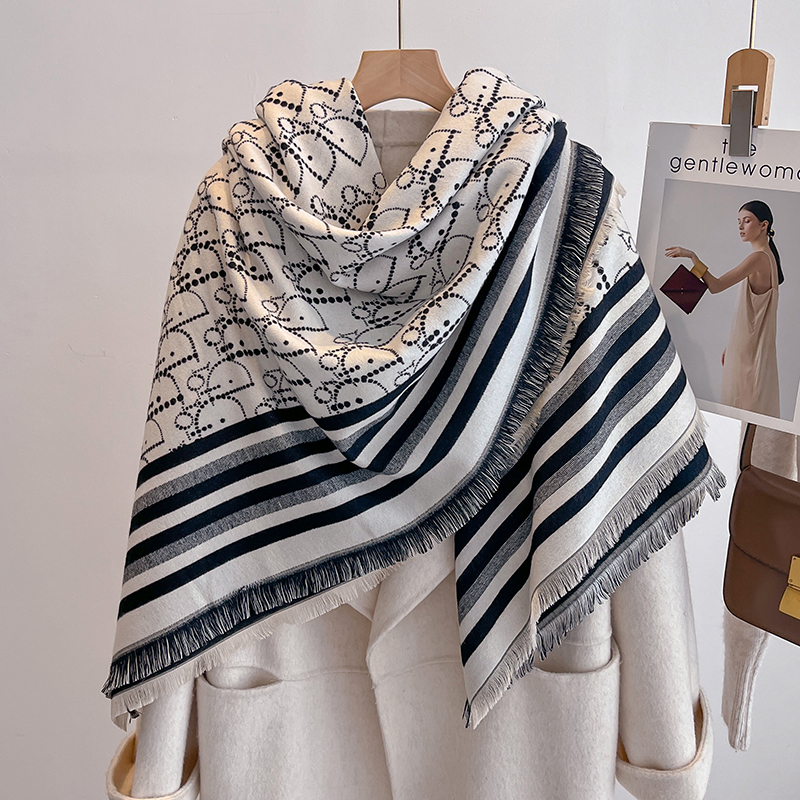 Elegant Striped Design Scarf I - Woven Scarf Blanket recensione e prezzo