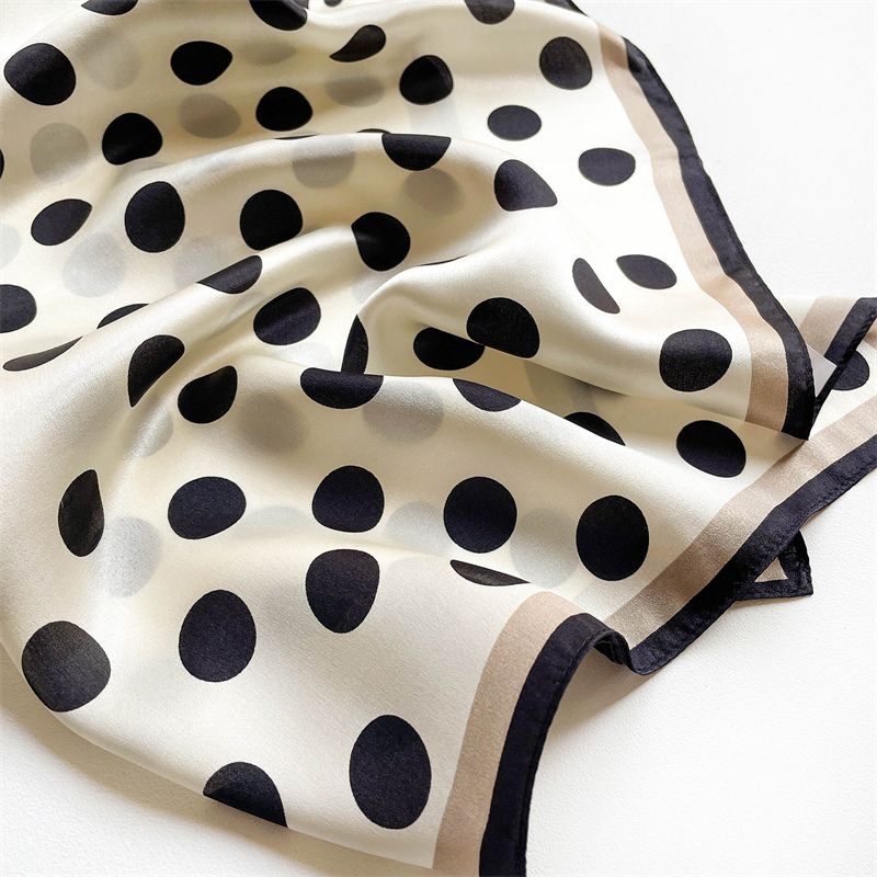 2024 New Pure Silk Scarf Small - Ascot Neck Scarf recensione e prezzo