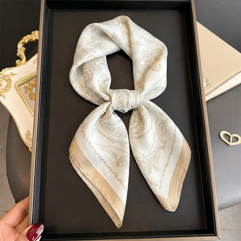 Vintage Beige Paisley Print Sq - Face Scarf Mask recensione e prezzo