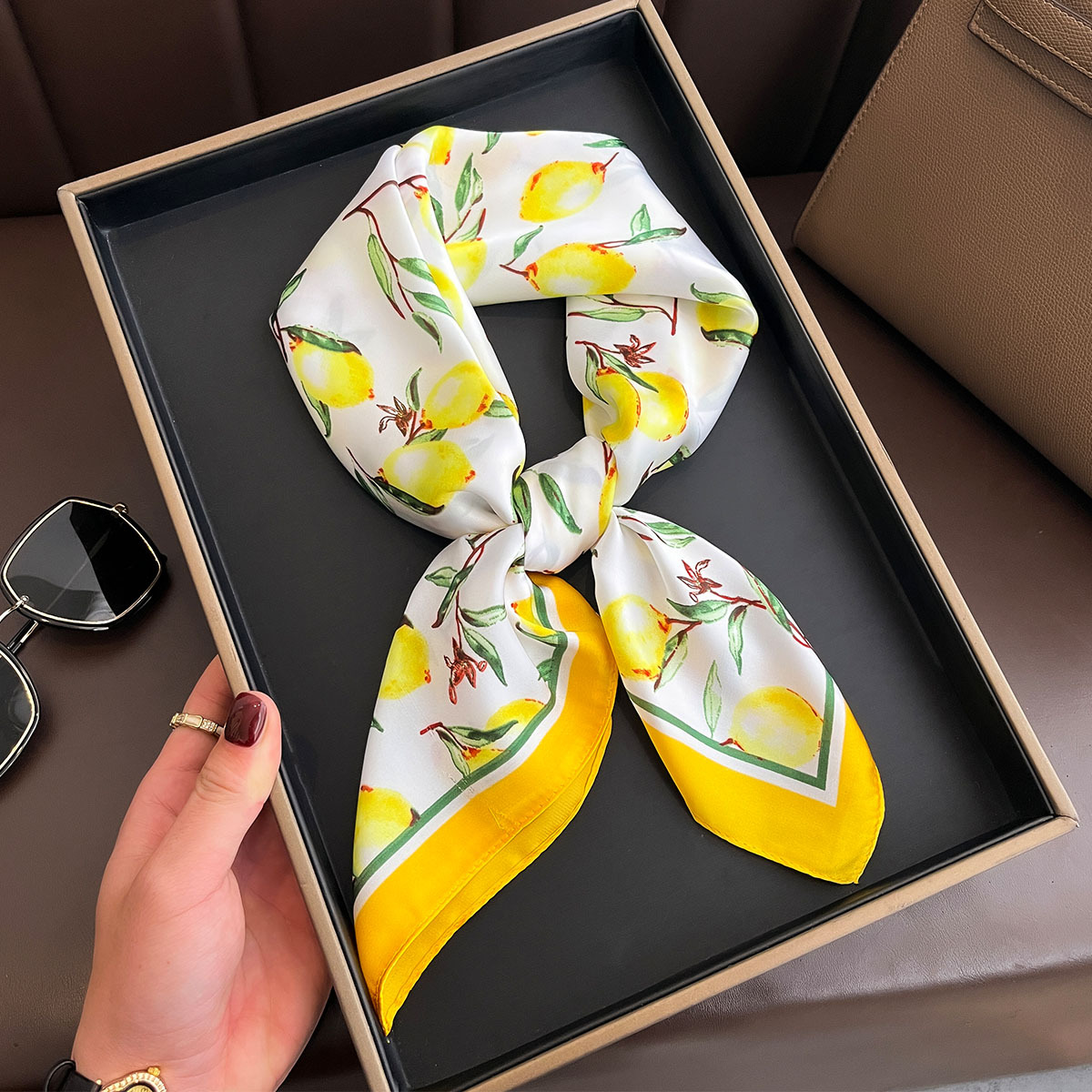 2025 New Yellow Lemon Print Sq - Face Scarf Mask recensione e prezzo
