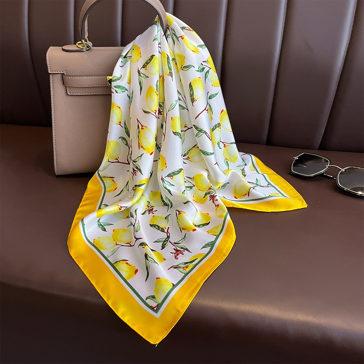 2025 New Yellow Lemon Print Sq - Face Scarf Mask recensione e prezzo