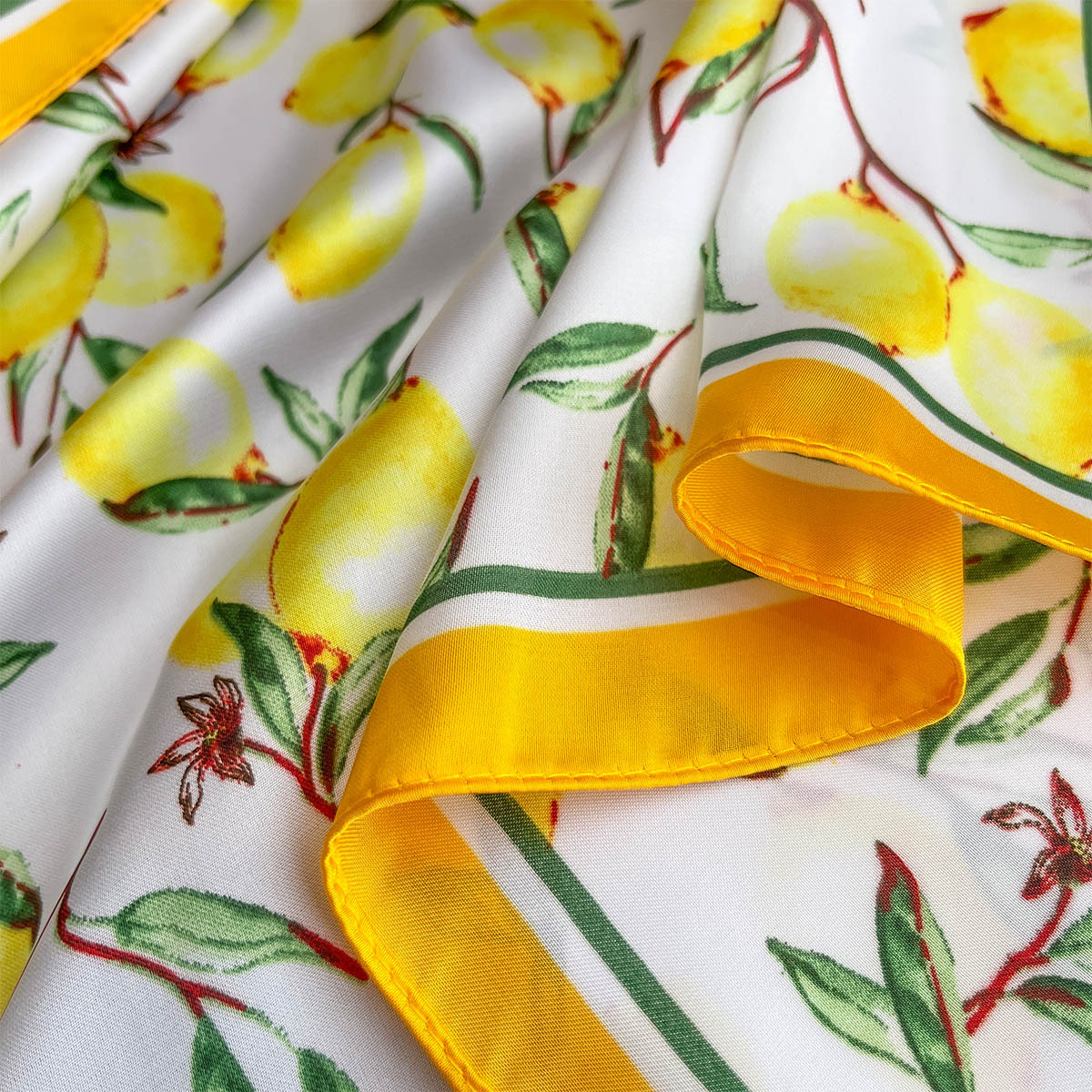 2025 New Yellow Lemon Print Sq - Face Scarf Mask recensione e prezzo