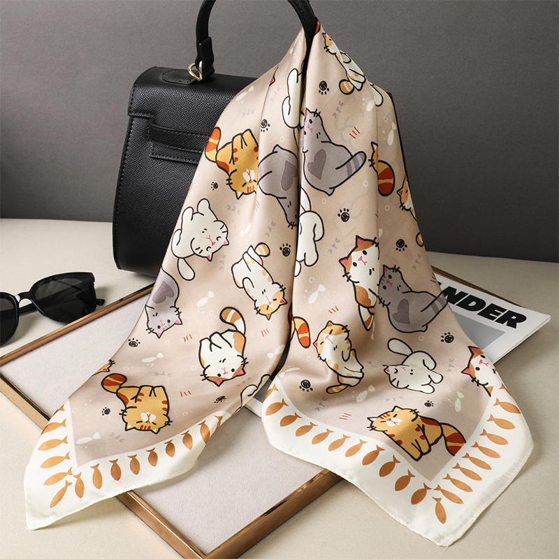Luxury Silk Shawl Fat Cat Squa - Face Scarf Mask recensione e prezzo