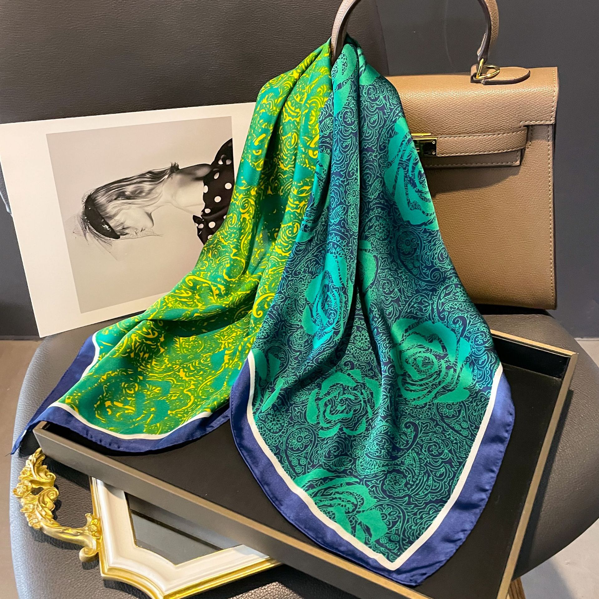 70x70cm Women Scarf Silk Feeli - Ascot Neck Scarf recensione e prezzo