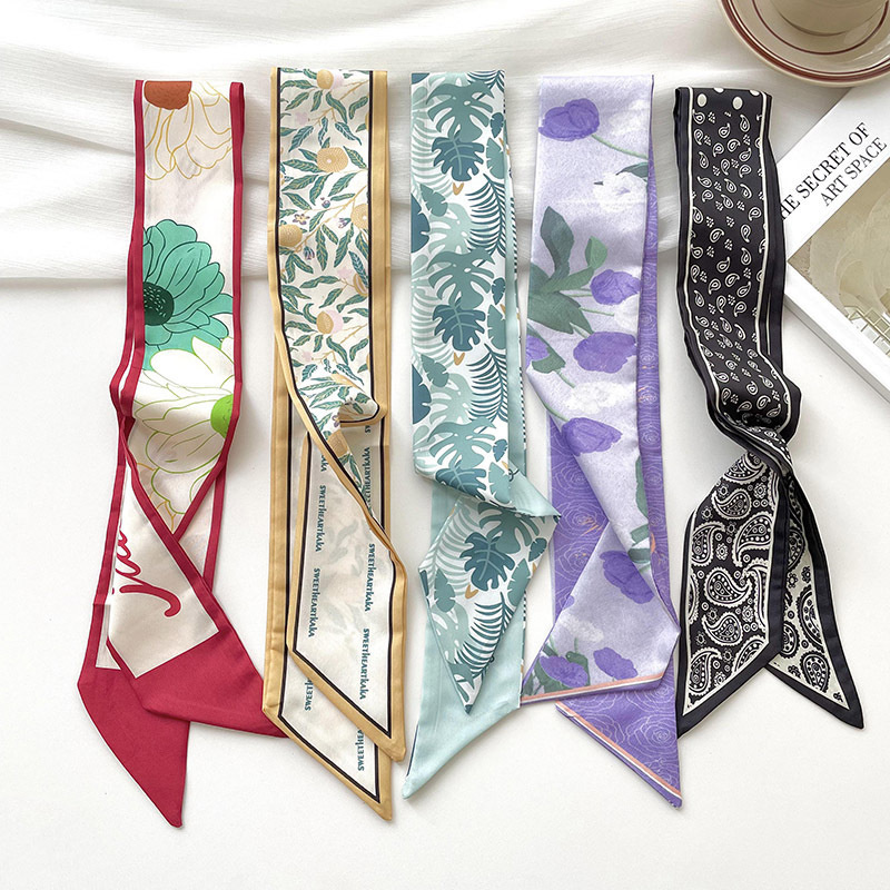 New luxury Brand Model Small S - Silk Neck Scarf recensione e prezzo