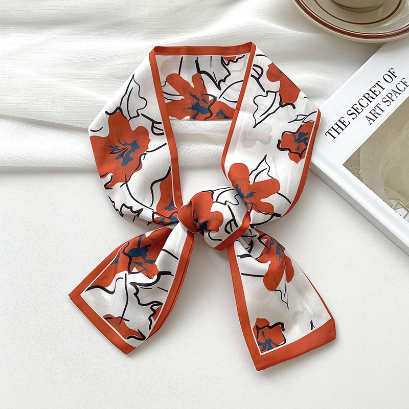 New luxury Brand Model Small S - Silk Neck Scarf recensione e prezzo